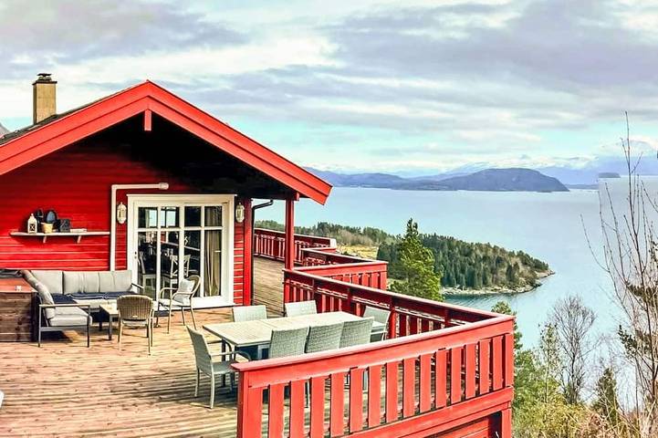 Ferienhaus für 8 Personen, mit Sauna und Terrasse auf Tysnes
