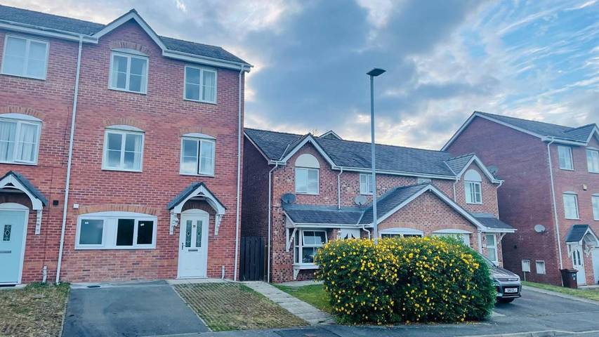 Holiday letting for 2 people, with Terrace and Garden as well as View in Bangor