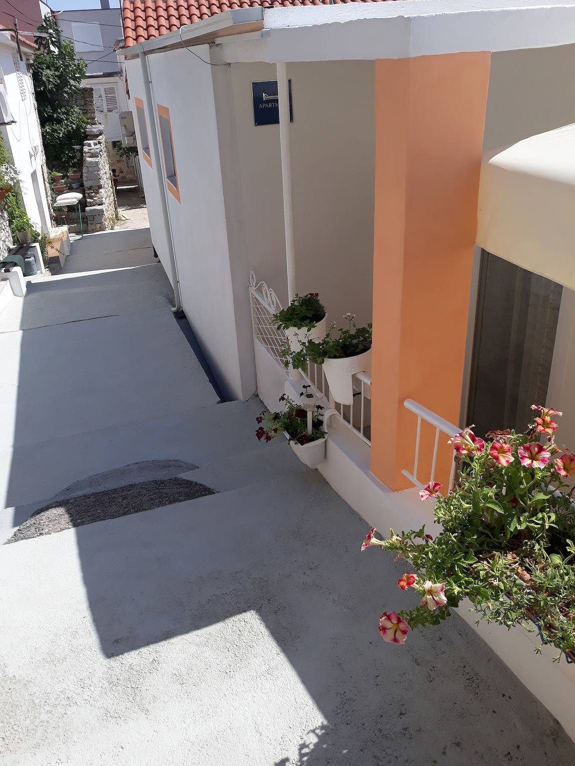 Ganze Wohnung, 1-Zimmer-Ferienwohnung mit Terrasse Tisno, Murter A-4298-a in Tisno, Murter