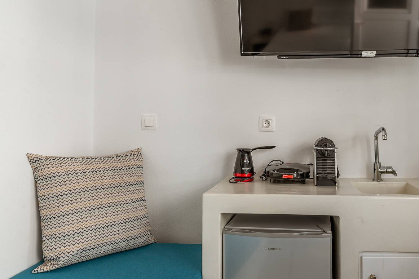 Studio Apartment 'Kleris 1 Tinos' with Sea View, Wi-Fi and Air Conditioning in Tinos