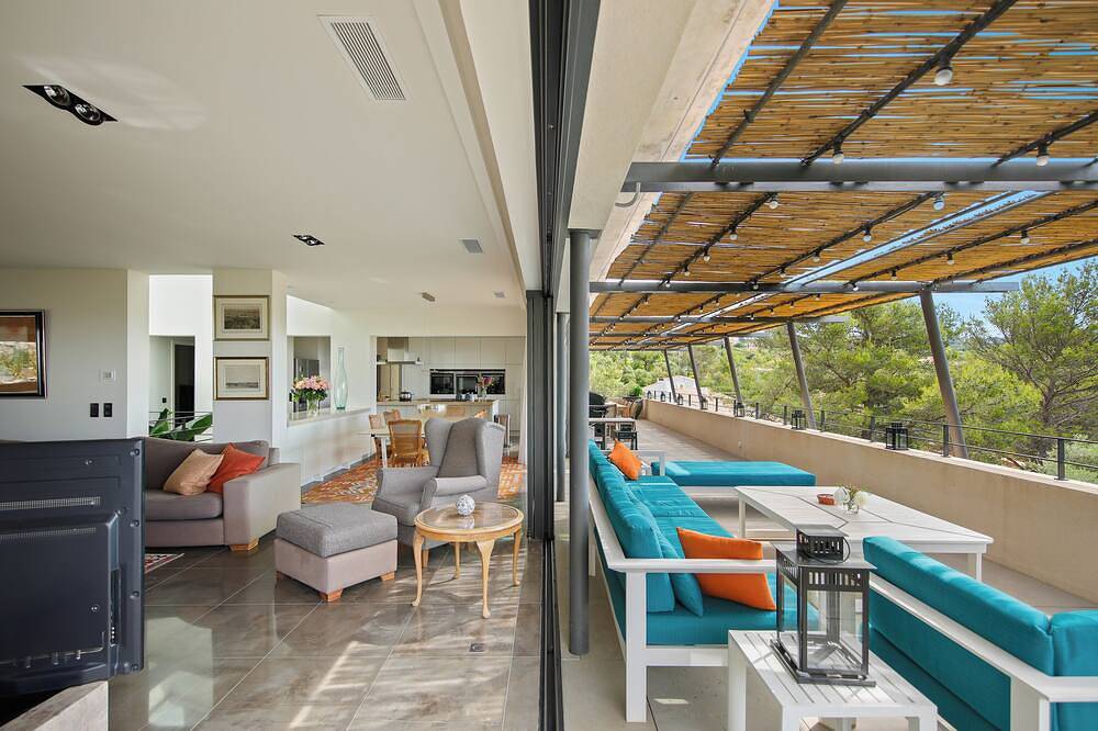 Villa Vespera for 10 persons with unobstructed view heated salt pool in Solliès-Ville, Toulon regio