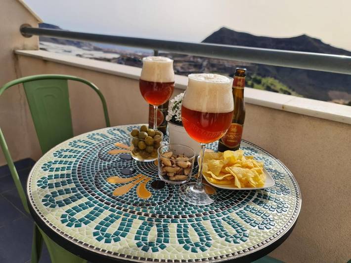 Apartamento para 4 personas, con terraza además de piscina y vistas, Se admiten mascotas en Vícar