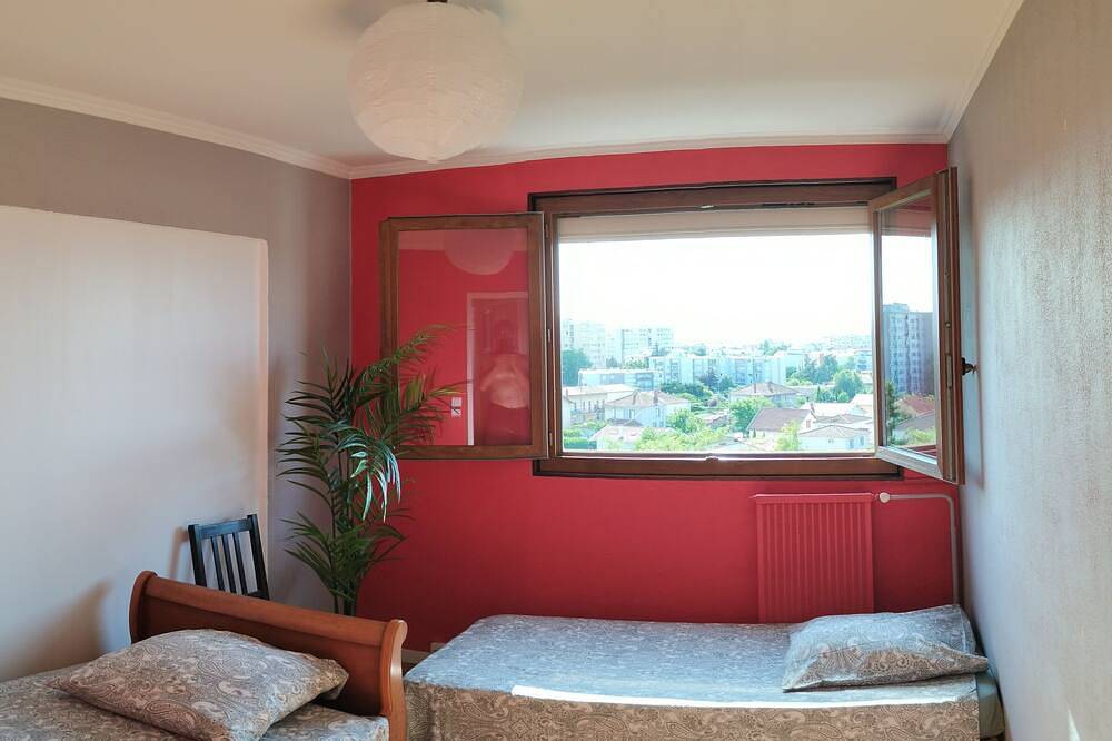 Entire apartment, Résidence du Parc de Lyon-est 102m², 5 Chambres in Saint-Priest, Rhône
