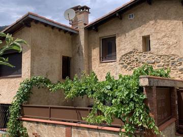 Gîte pour 4 personnes, avec terrasse à Casteil