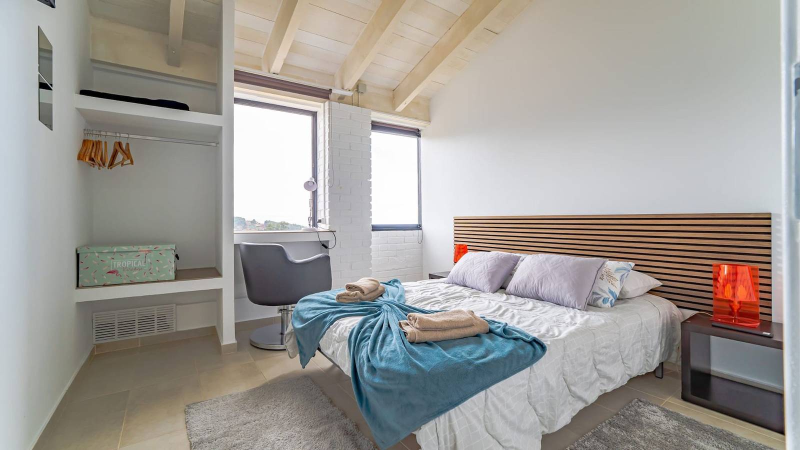 Ocean Heated Pool&Jacuzzi View Chalet in Camacha, Madeira