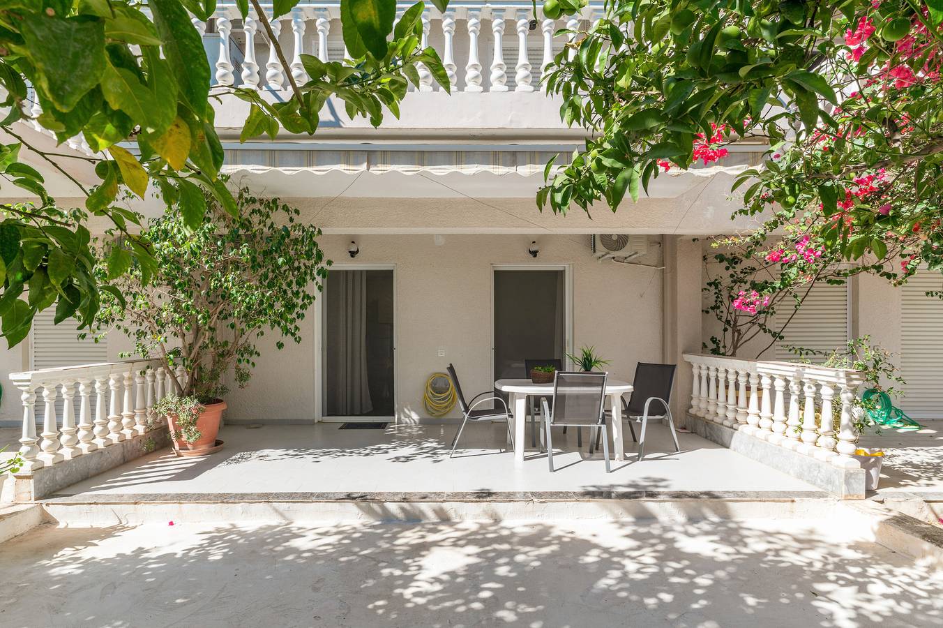 Ganze Wohnung, Apartment 'Astros' mit Balkon in Kynouria