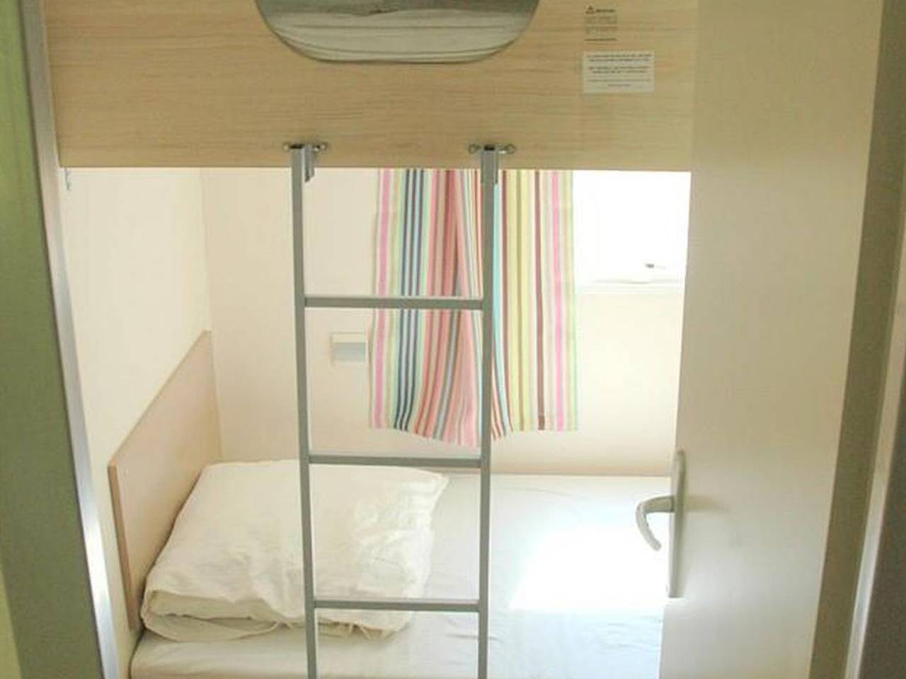 Mobil home spacieux avec terrasse à Luynes pour 7 personnes in Luynes, Région de Tours