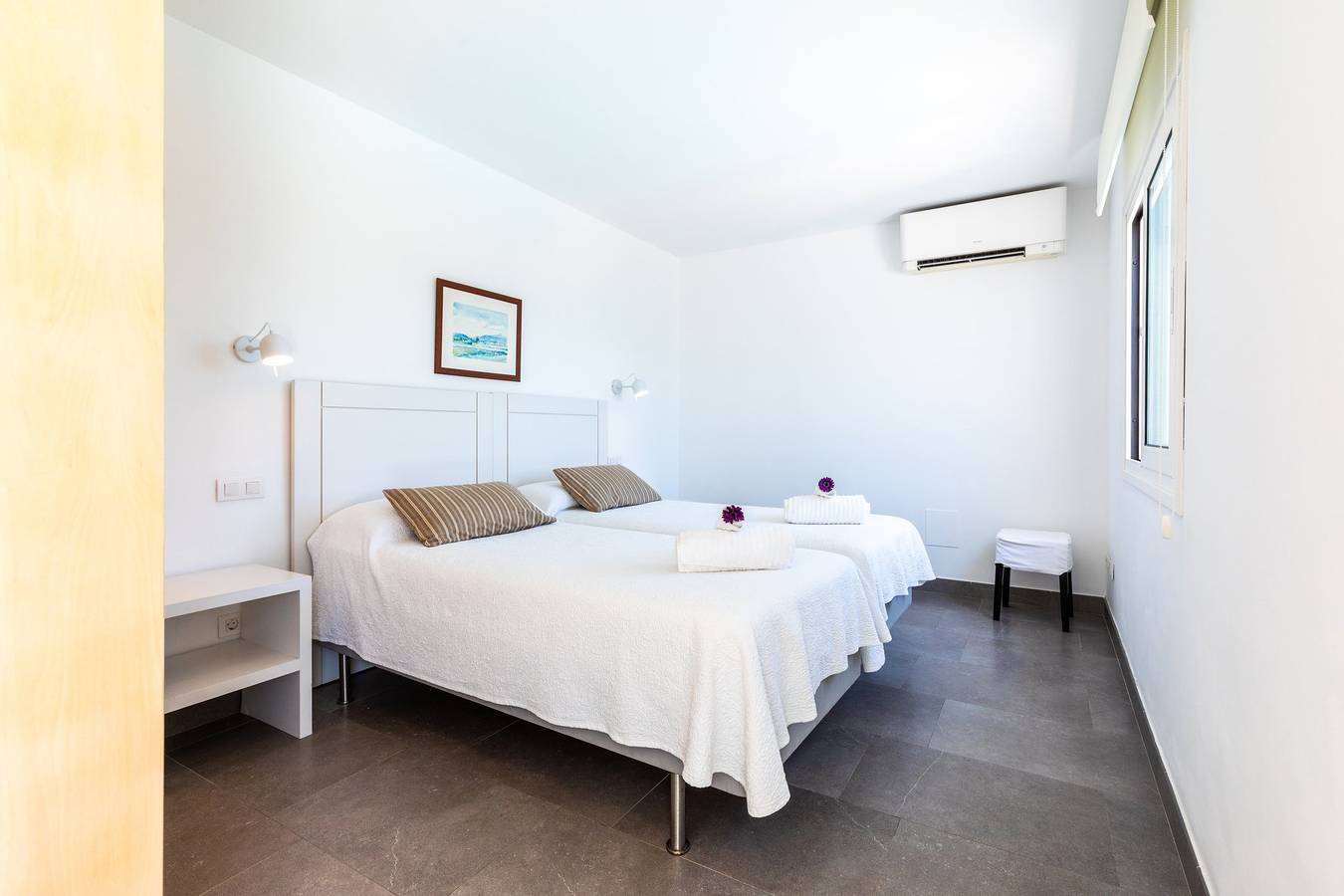 Deluxe Cala D'or Villa | Casa Morga | 4 Bedrooms | Distant Sea Views | Bright Interior in Portopetro, Santanyí