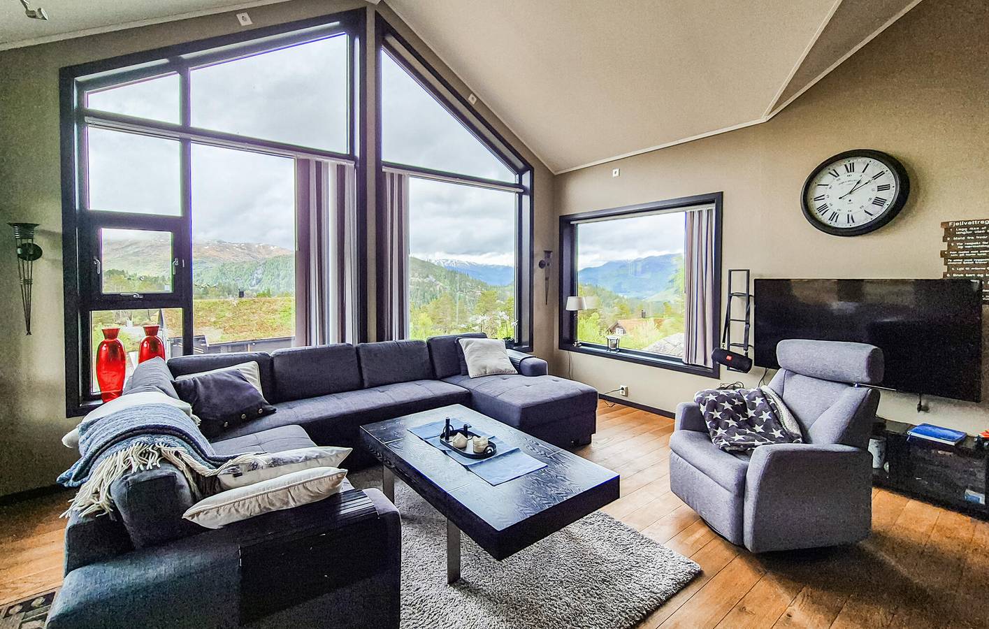 Ferienhaus für 12 Personen mit Terrasse in Odda