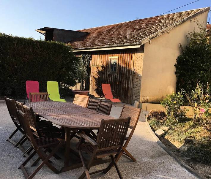Gîte pour 12 personnes, avec terrasse dans Aÿ-Champagne