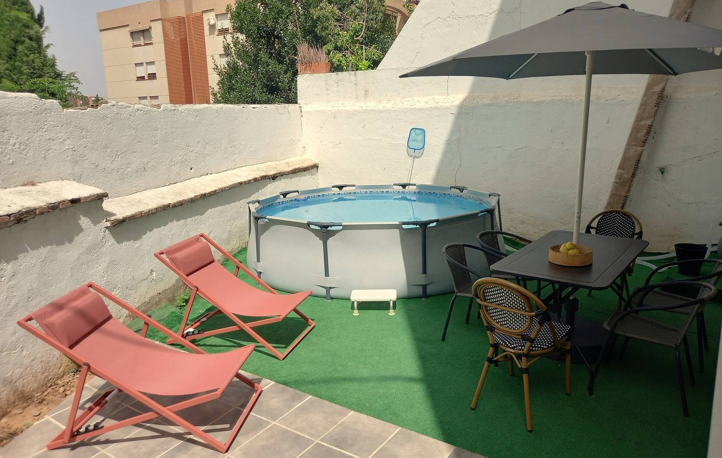 Casa de vacaciones 'Casa Con Jardín, Aparcamiento' con vistas a la montaña y aire acondicionado in Genil, Granada