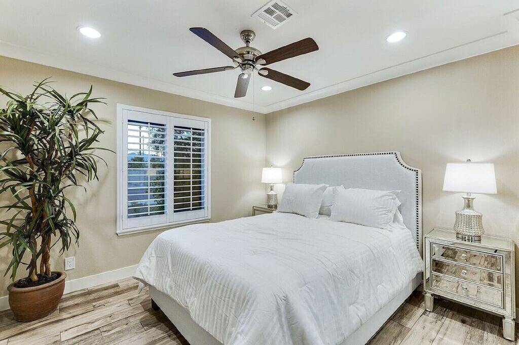 Standort, Standort, Standort Designer Pool Home in Las Vegas, Nevada