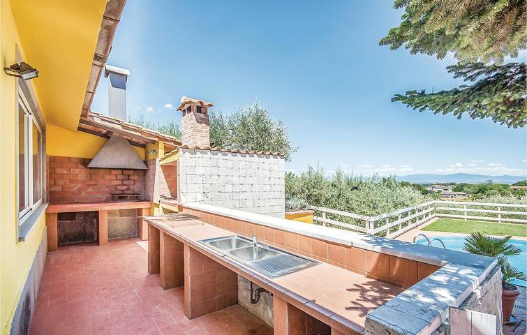 Modernes Apartment mit Pool, Parkplatz und WLAN in La Storta, Rom
