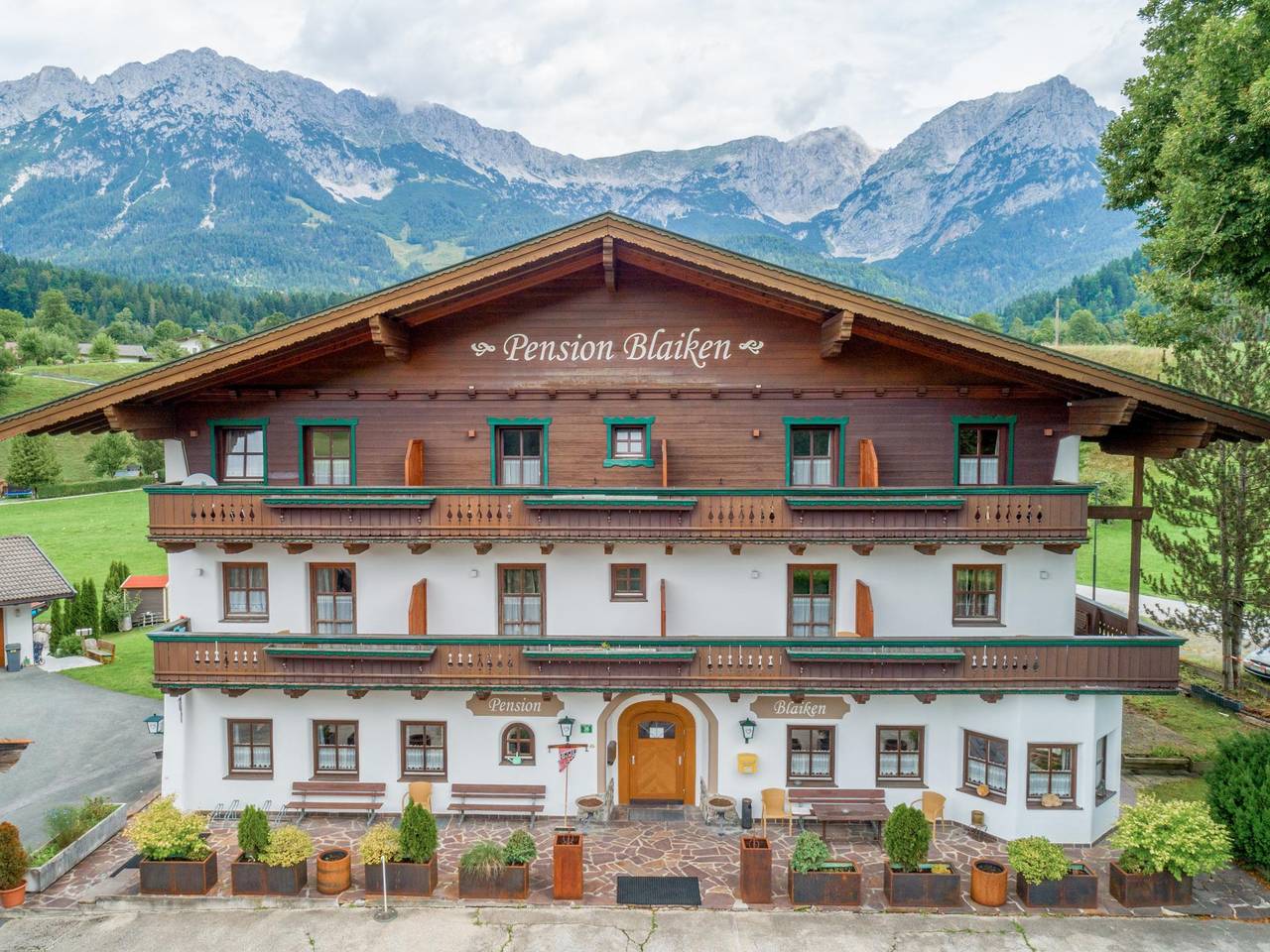 Urige Tiroler Pension, nur 300m zum Skilift in Scheffau am Wilden Kaiser, Kaisergebirge