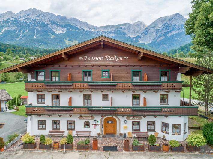 Ferienhaus für 16 Personen, mit Balkon und Terrasse sowie Garten