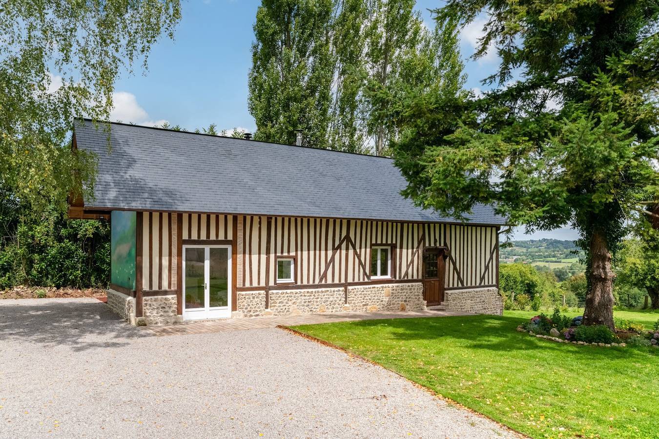Maison de caractère normand à colombage en peine nature avec furo japonais in Coquainvilliers, Région de Lisieux
