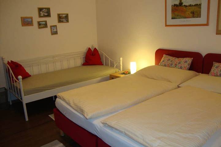 Ganze Wohnung, Ferienwohnung in Sonnenlage , Wellness u.Erlebnisbad nur  Fuß, Waldnähe, in Golling an der Salzach, Tennengau