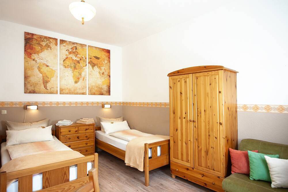 Ganze Wohnung, ***Fewo Nr. 1 / Paterre / nur 1 km vom Stadtzentrum und Ohne Bahnlärm in Bacharach, Mittelrhein