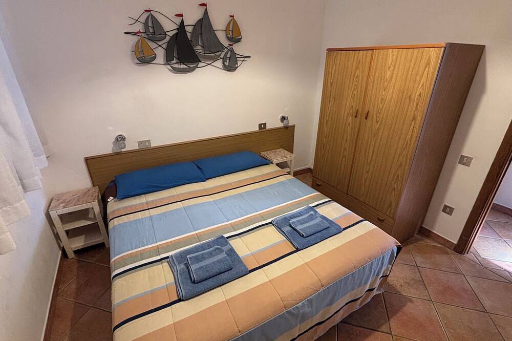 Ganze Wohnung, Sardinien-Cala Gonone: Maestrale-Wohnung Mit Parkplatz Innerhalb Des Yards in Palmasera (Dorgali), Dorgali