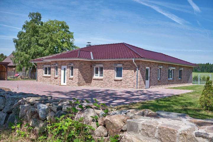 Ferienhaus für 10 Personen, mit Terrasse und Garten sowie Ausblick in Zarrentin am Schaalsee