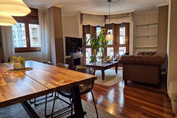 Apartamento entero, 1A137 Apartamento con encanto puerto deportivo in Distrito Centro (Gijón), Gijón