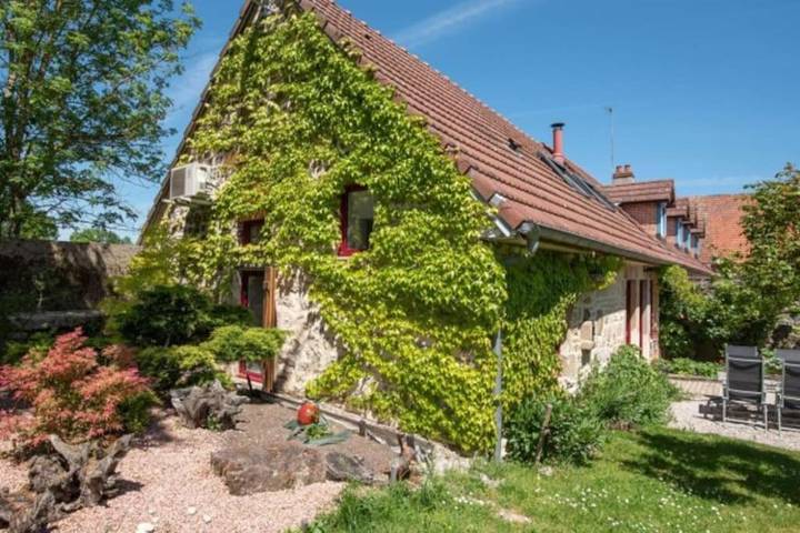 Location de vacances pour 5 personnes, avec jardin à Curgy - 2