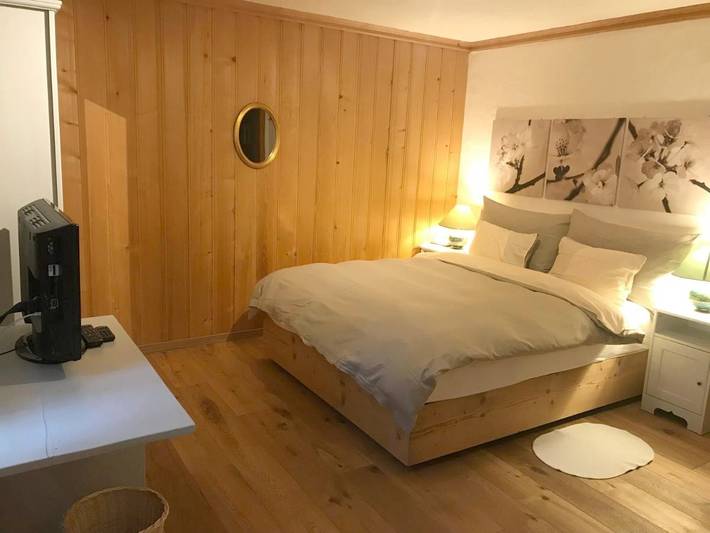 Hotel für 8 Personen, mit Whirlpool und Terrasse sowie Garten und Sauna in Schönried