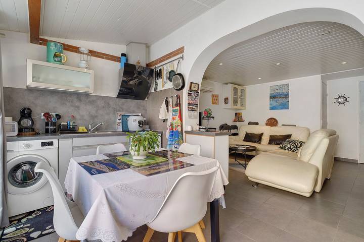 Villa Rosina avec terrasse privée, Wi-Fi et climatisation in Gruissan (Ville), Gruissan