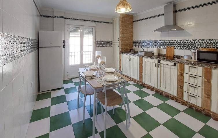 Ganze Ferienwohnung, Gemütliche Aznalcázar-Wohnung - zu Fuß zum Stadtzentrum in Aznalcázar, Sevilla Provinz