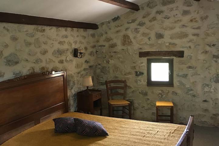 Location de vacances pour 5 personnes, avec jardin et terrasse à Sainte-Jalle - 2