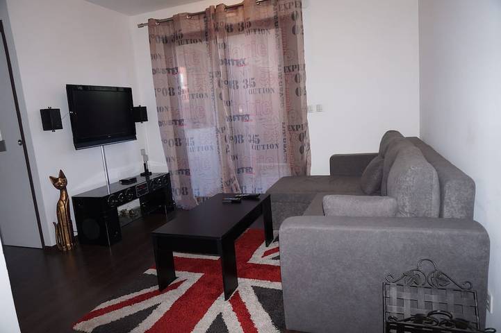 Gîte pour 4 personnes, avec terrasse et piscine à La Roquette-sur-Siagne - 4
