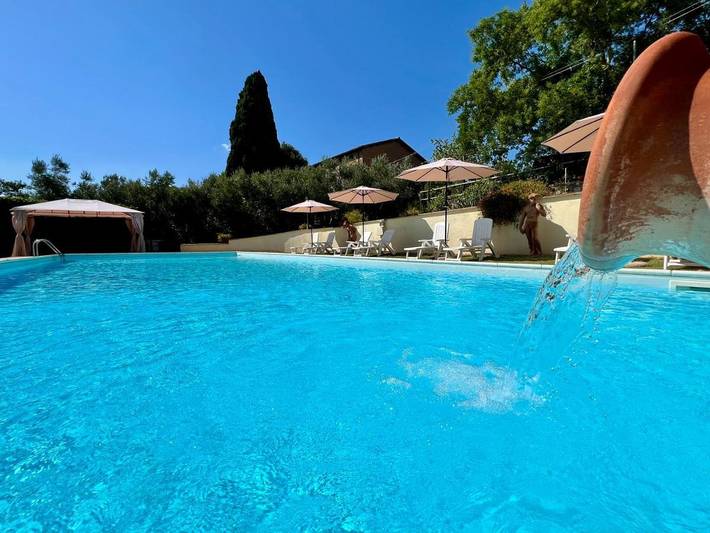 Bed and breakfast per 3 persone, con piscina e panorama nonché giardino, con animali domestici - 1