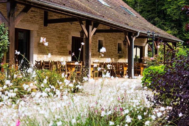 Chambre d’hôte pour 4 personnes, avec vue ainsi que jardin et piscine, animaux acceptés dans le Doubs - 2