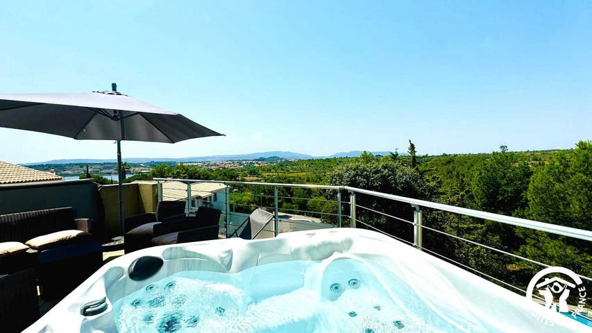 Gîte pour 7 personnes, avec Jacuzzi et Terrasse