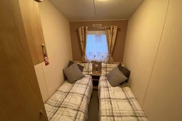 Glamping for 10 People in St Osyth, Essex, Photo 3