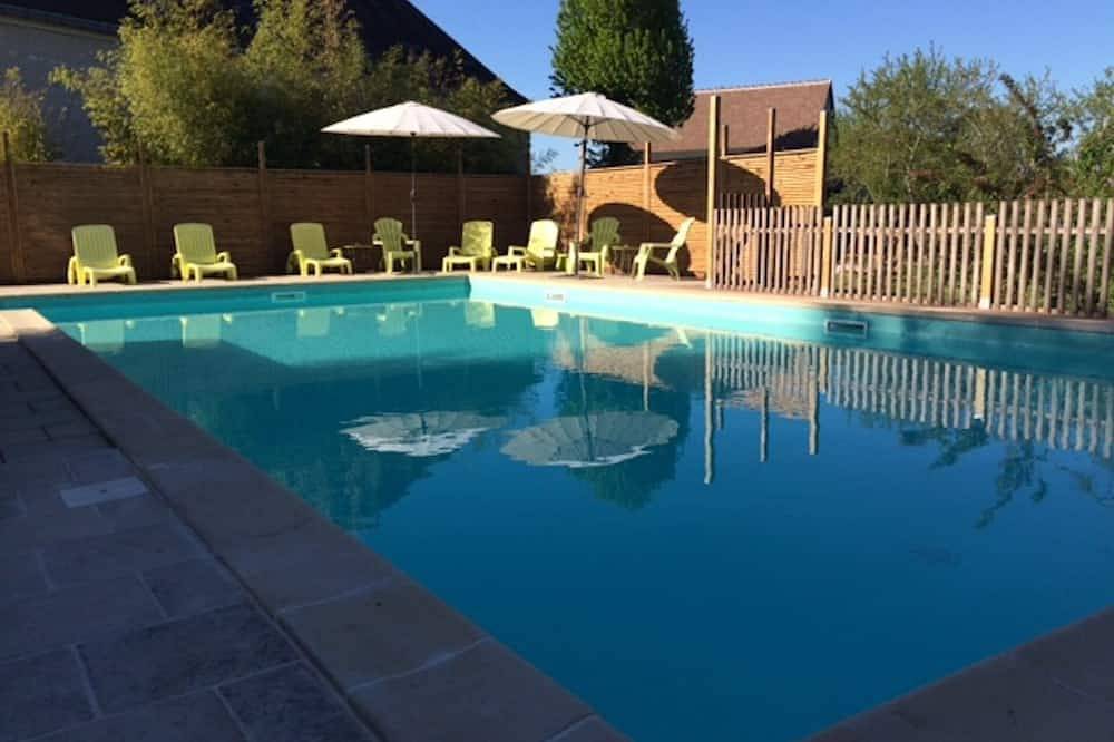 Maison de charme avec grande piscine chauffée in Verneuil-sur-Indre, Région de Loches