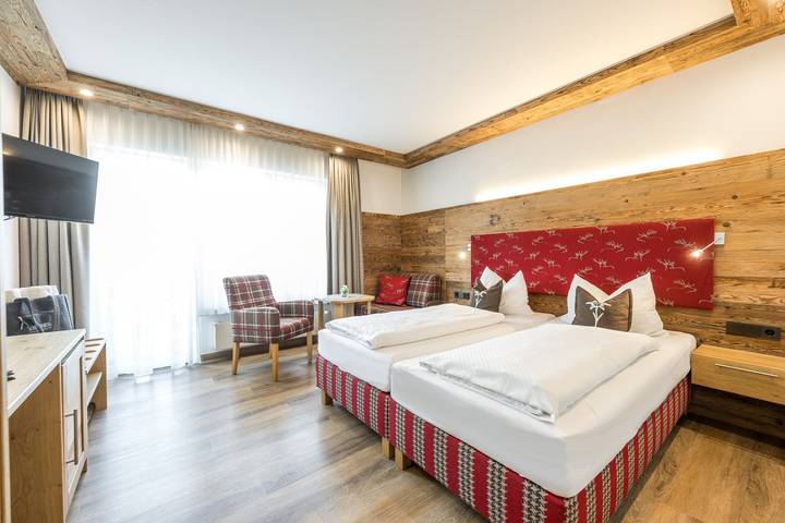 Hôtel pour 3 personnes, avec jacuzzi ainsi que sauna et jardin