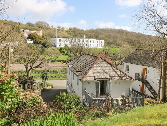 Holiday rental for 4 people, with garden in Porthcurno