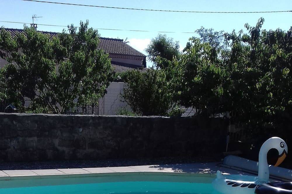 Gîte du Cayras, en sud Ardèche, au calme, avec piscine, terrasse privative in Saint-Germain, Ardèche