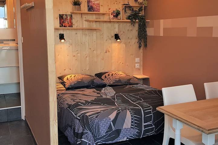 Gîte pour 4 personnes, avec jardin et terrasse, animaux acceptés dans La Bergerie - 2