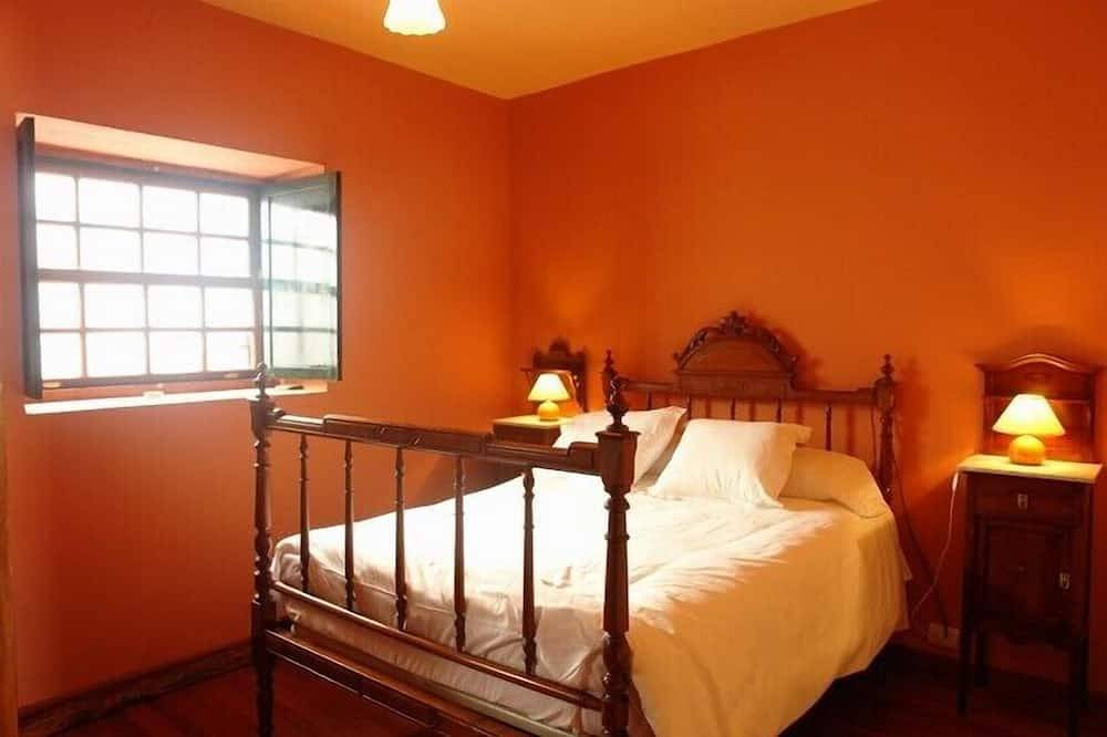 Oferta  Mayo y Junio Casa  Rural con piscina privada,  vistas al mar y la monta in Villa de Mazo, La Palma Sur