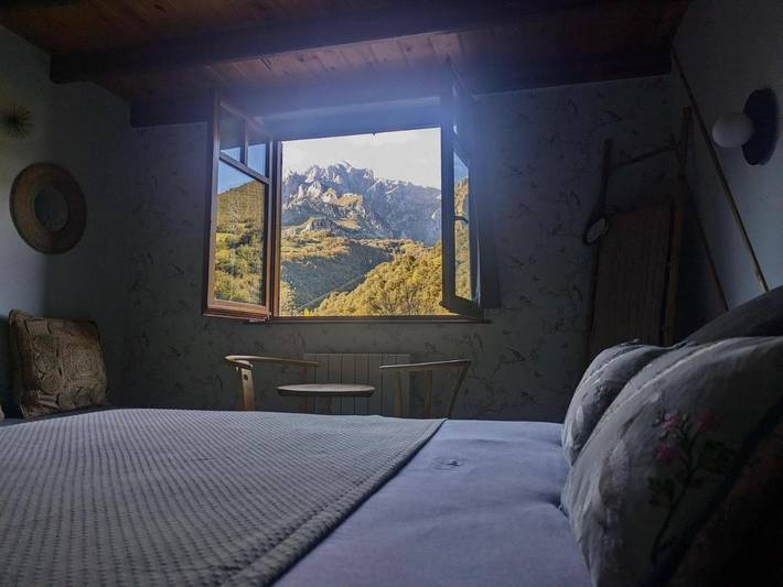 Casa rural para 8 personas, con Balcón y Terraza además de Jardín y Vistas en Liébana