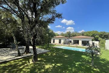 Cottage pour 6 personnes, avec terrasse et jardin à Saint-Siffret