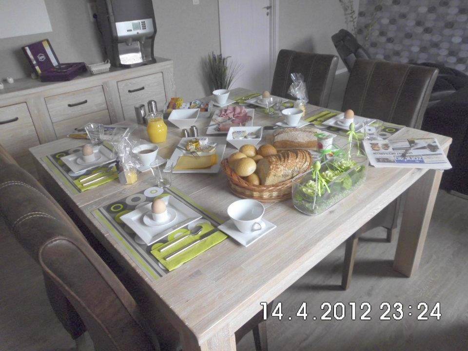 Twin Room with Private Bathroom in Overpelt, Limbourg (Belgique)