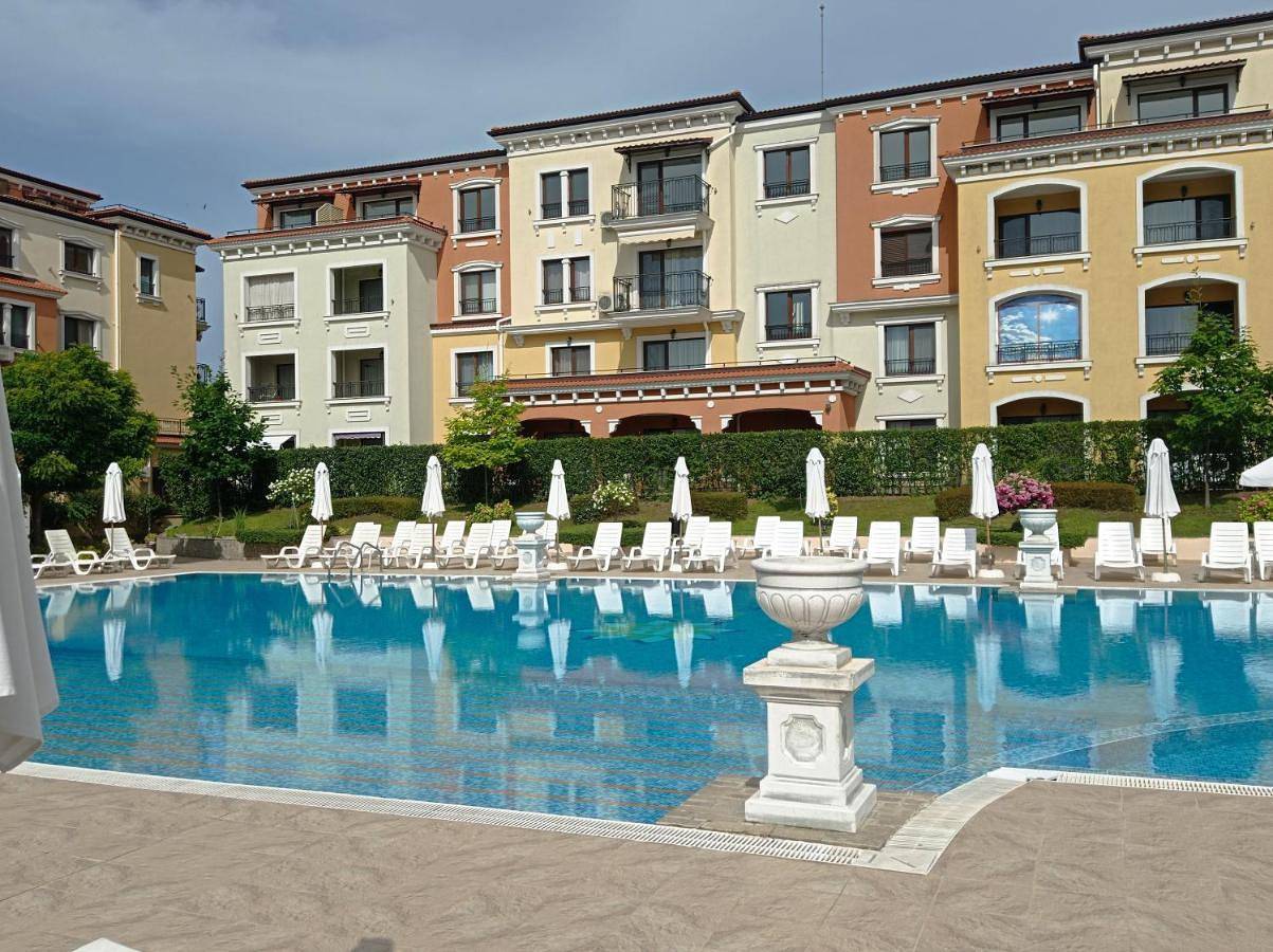 Cały apartament, Lily Beach Resort - sun over the forest - Sozopol in Budzhaka, Sozopol