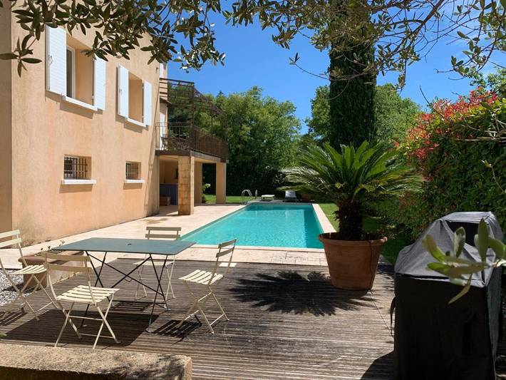 Villa pour 8 personnes, avec piscine ainsi que jardin et vue, adapté aux familles à Aix-en-Provence