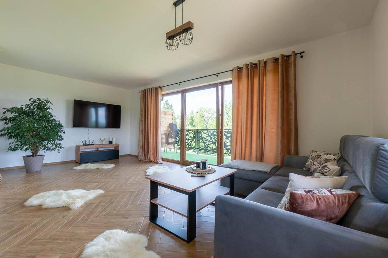 Two-Bedroom House in Leśnica, Karpaty (Polska)