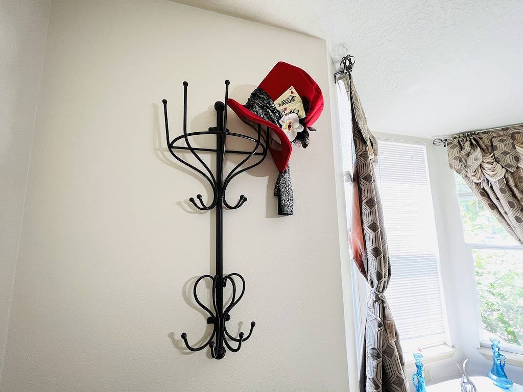 Ganze Wohnung, Alice- The Wonderland Experience in Salem (OR), Willamette Valley