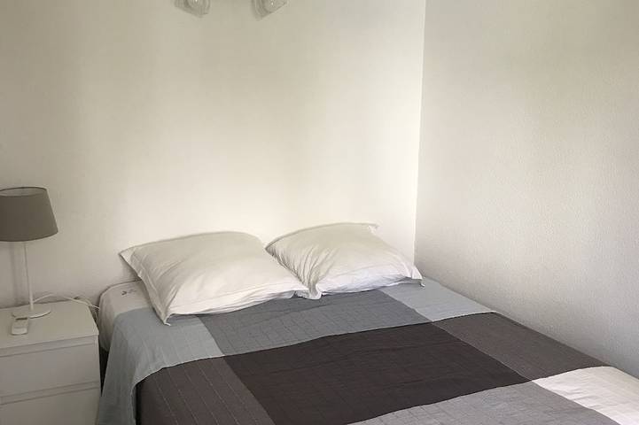 Residential house for 4 people with small garden, 300m from the beach in Vaux-sur-Mer, Côte de Beauté
