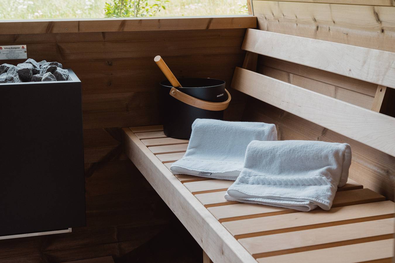 Apartamento inteiro, Apartamento 'Alpenrose' com vista para a montanha, terraço partilhado e acesso Wi-Fi in Prateria, Valle di Casies